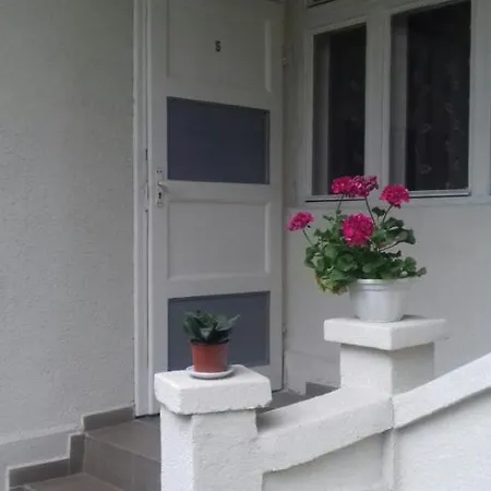 Gelena гостьовий двір